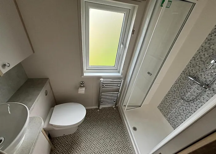 District 2021 Deluxe Static Caravan On Haven Lakeland Vakantiehuis