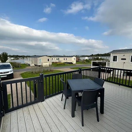 Holiday home District Willerby Vogue Lodge, View On Haven Lakeland Gold Grade